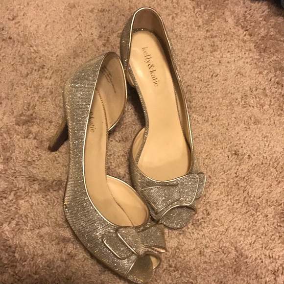 Heels - Picture 3 of 3